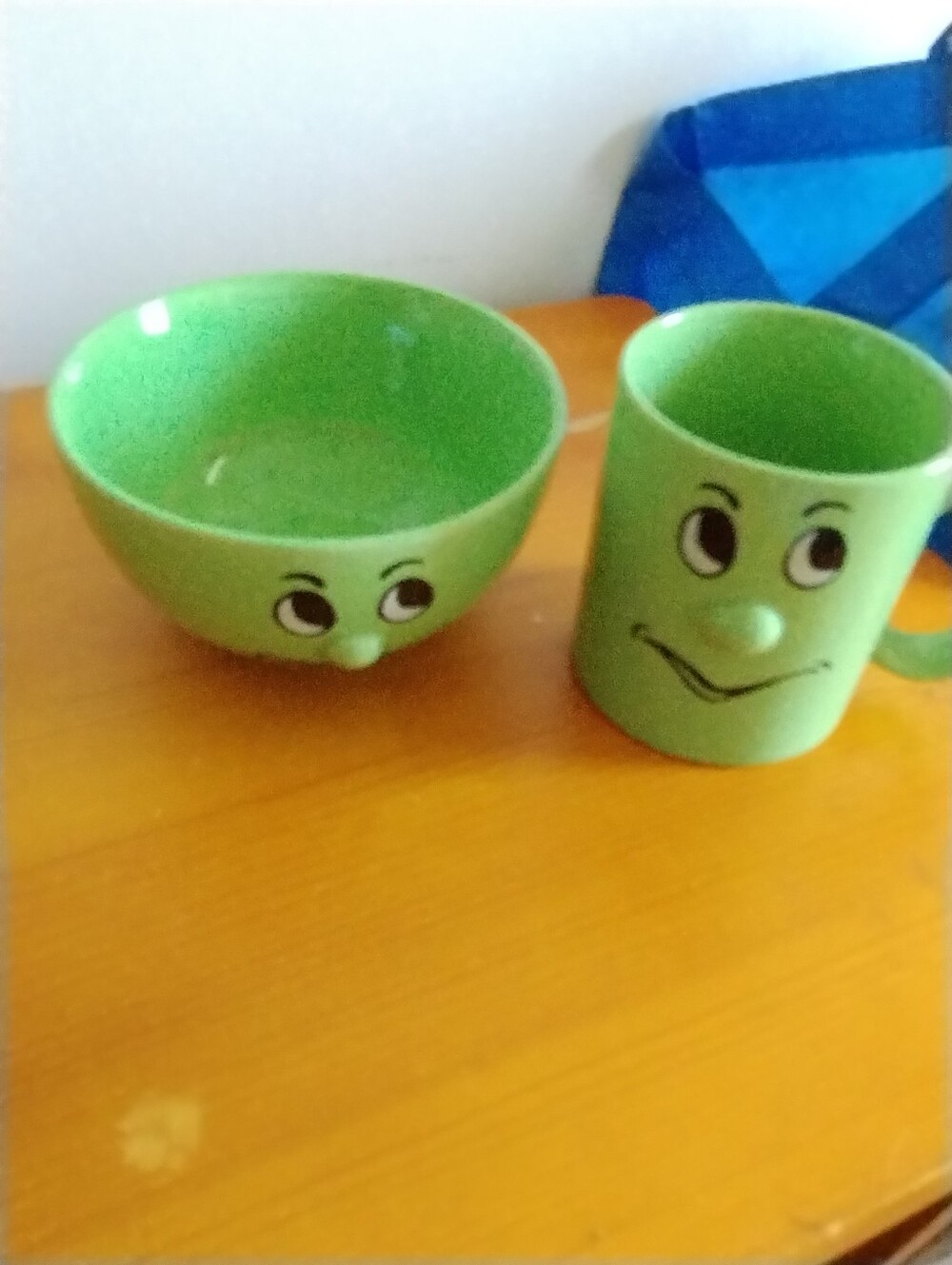 Gryphonware Bol And Mug Smile Geeen